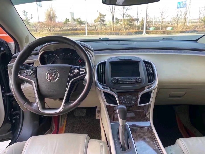 石家庄15年别克君越6