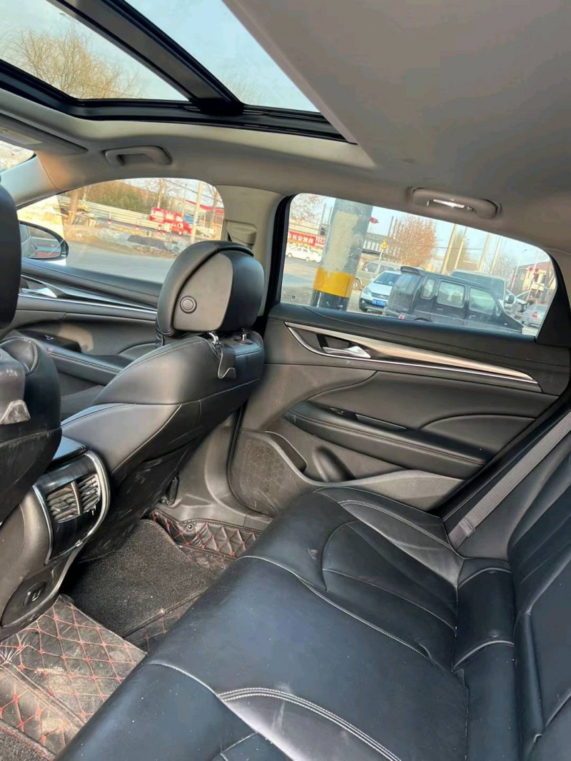 青岛17年别克君越7