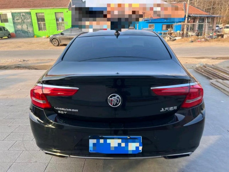 青岛17年别克君越8