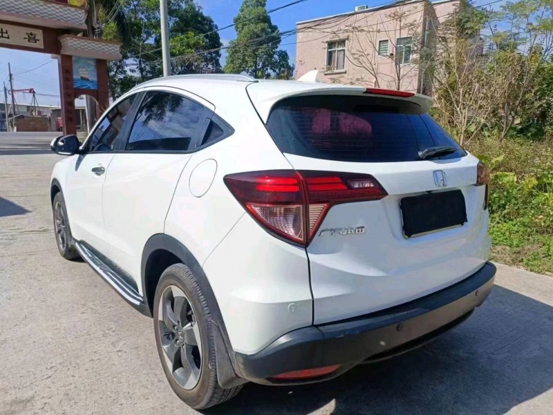 珠海16年本田缤智5