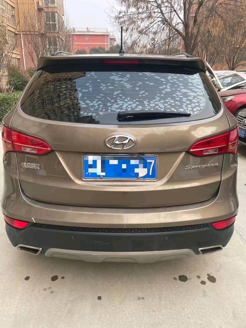 北京13年现代新胜达5