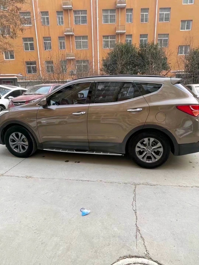 北京13年现代新胜达8