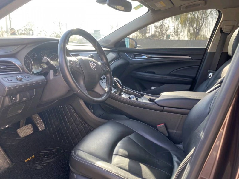 徐州17年别克君越3