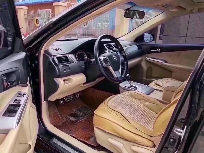 北京13年丰田凯美瑞6