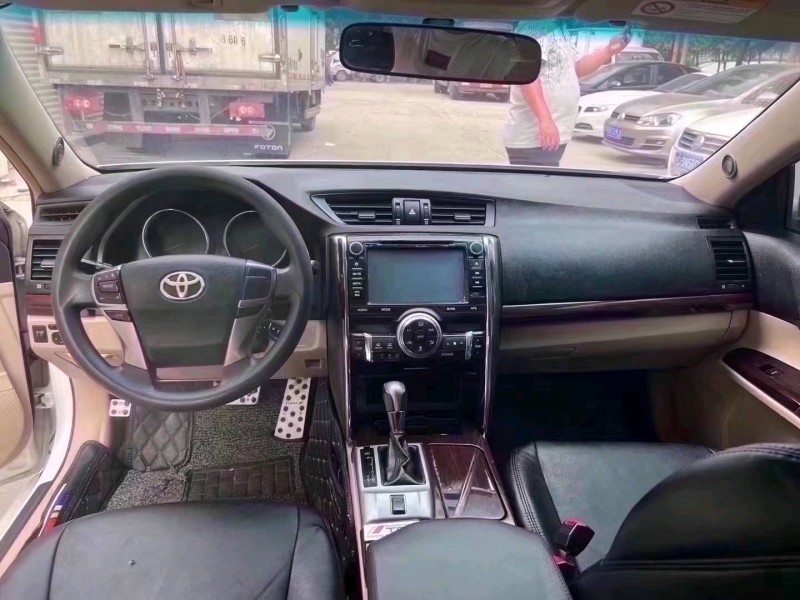 北京11年丰田锐志7