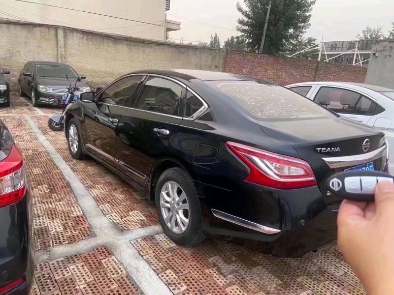 北京14年日产天籁4