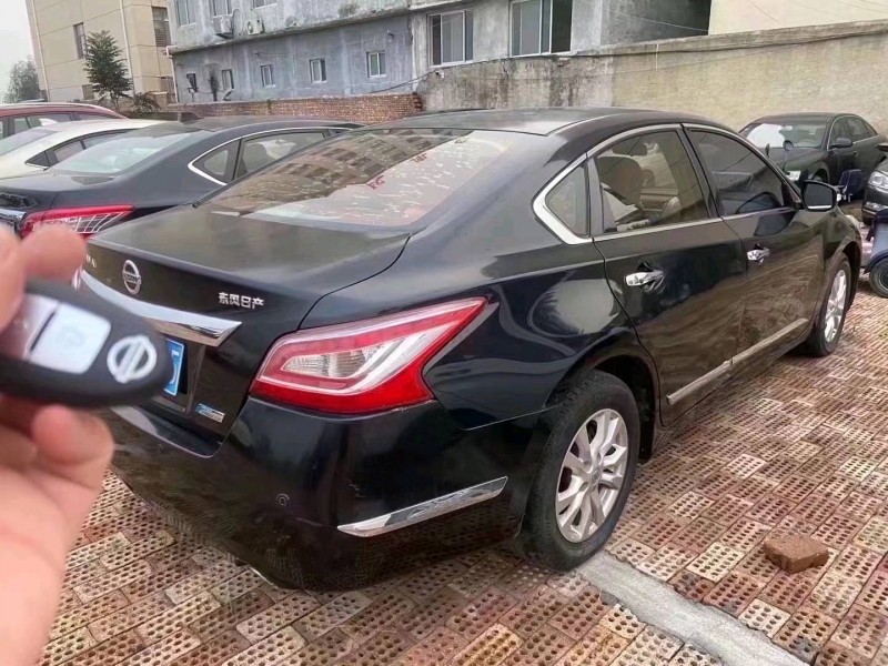 北京14年日产天籁6