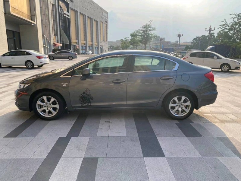 东莞13年本田思域2