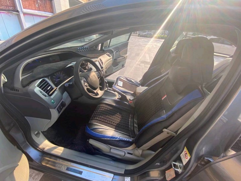 东莞13年本田思域5