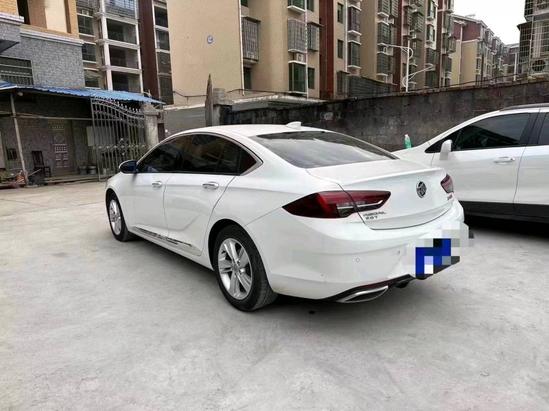 枣庄18年别克君威5