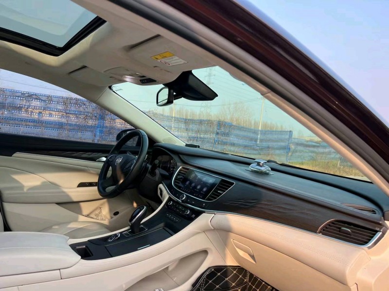 北京20年别克艾维亚7