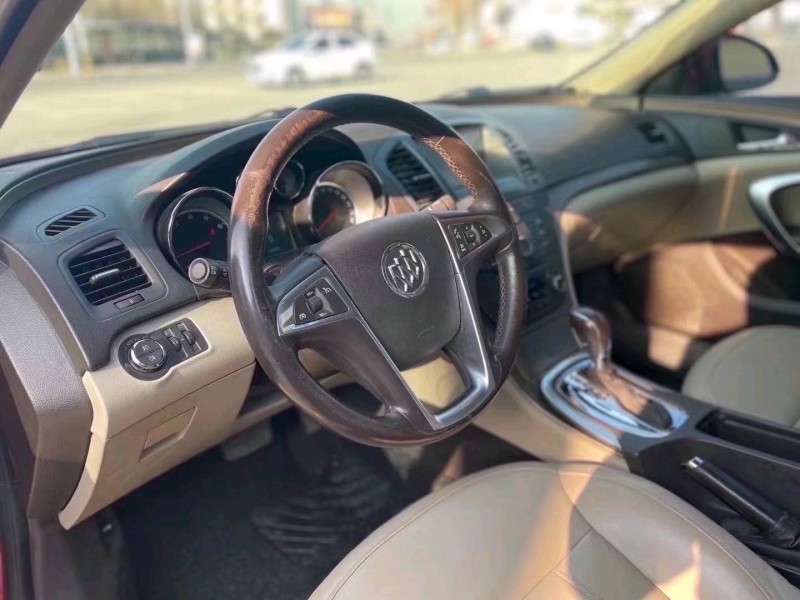 青岛13年别克君威4