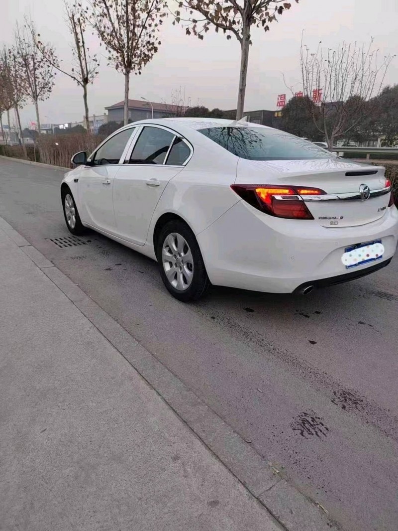 济宁17年别克君威8