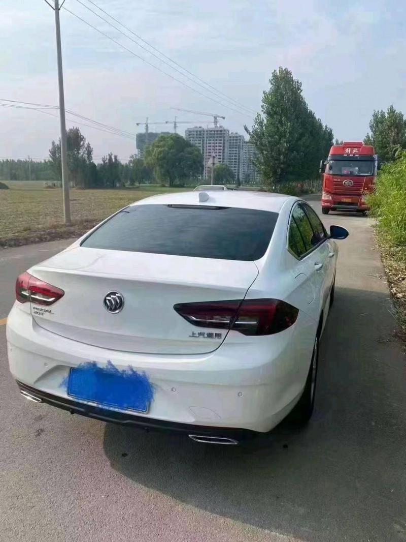 青岛19年别克君威5