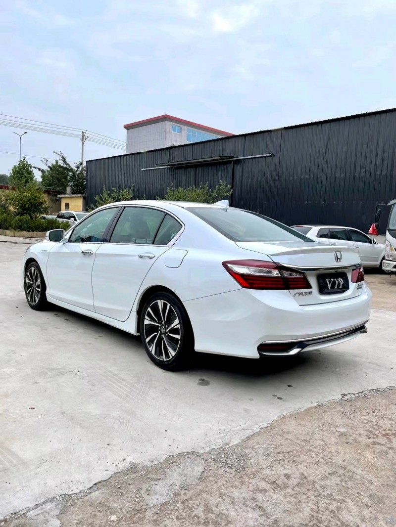 临沂19年本田雅阁8