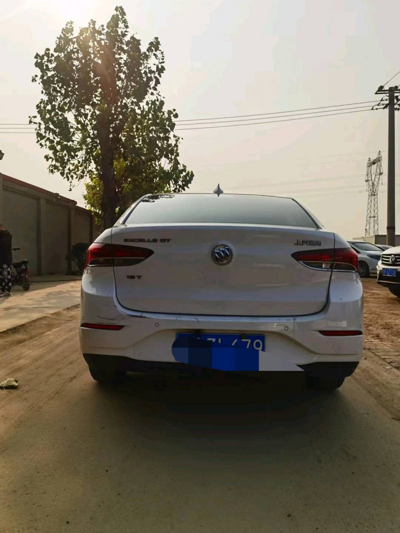 保定19年别克英朗8