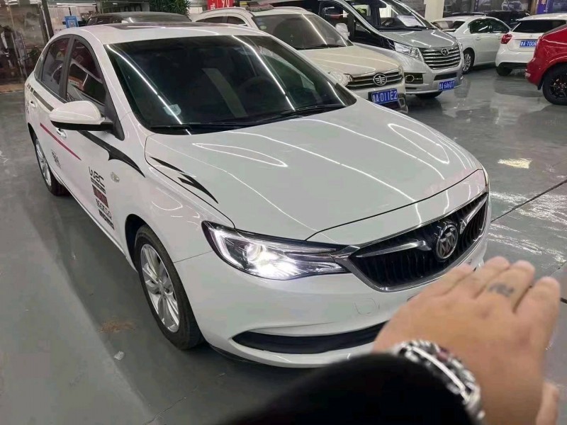 青岛20年别克英朗3