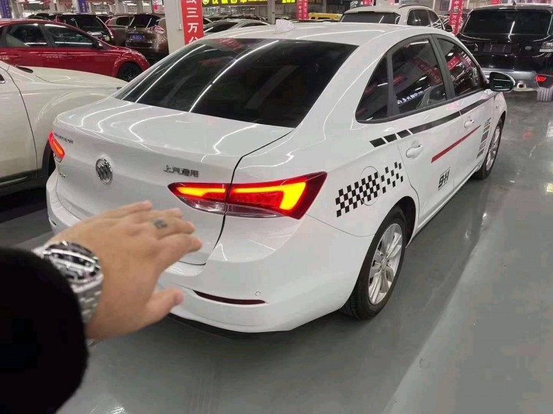 青岛20年别克英朗6