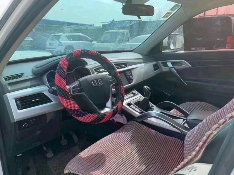 北京17年吉利博越3