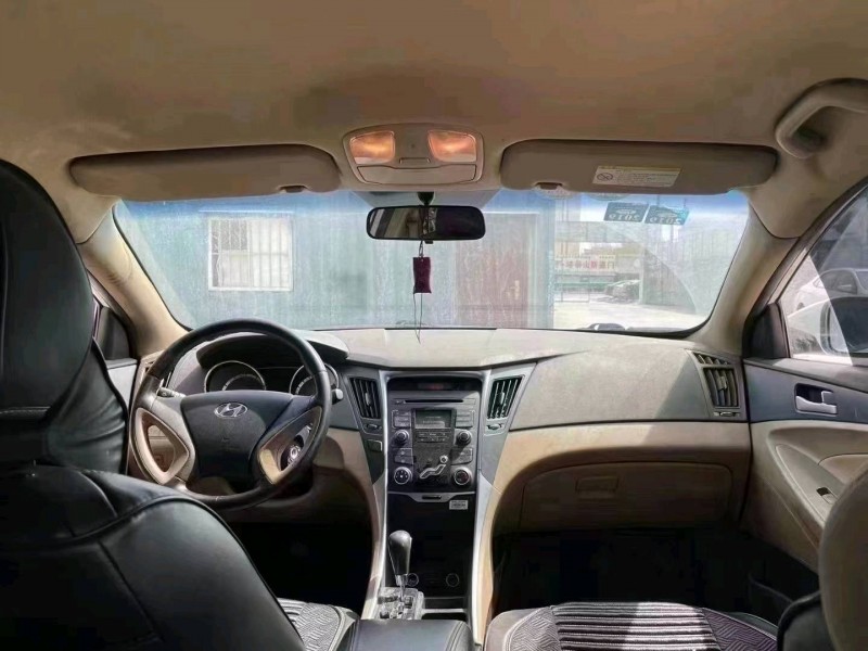 北京12年现代索纳塔八6