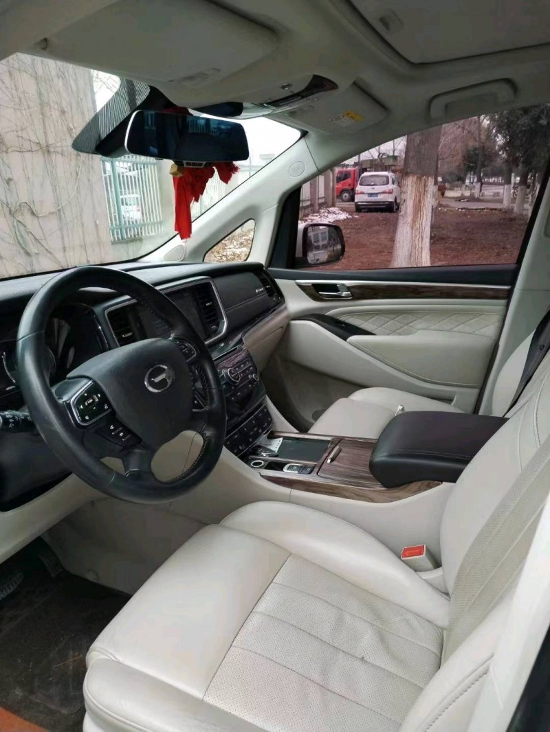 宜昌18年传祺M83