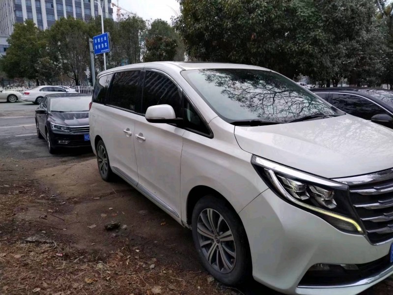 宜昌18年传祺M81