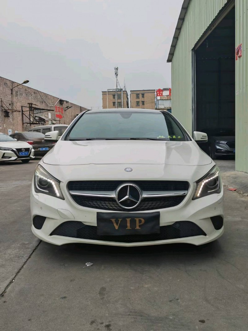 中山16年奔驰CLA1