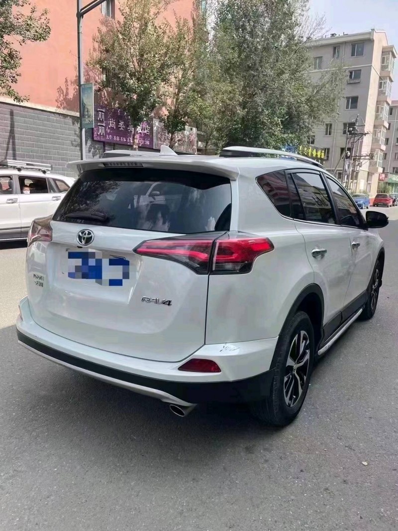 邢台18年丰田RAV4荣放4