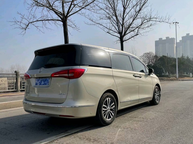 徐州17年别克GL82