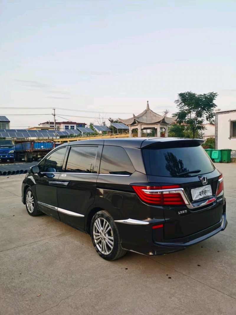 徐州16年本田艾力绅3