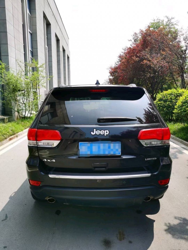 徐州14年Jeep大切诺基9
