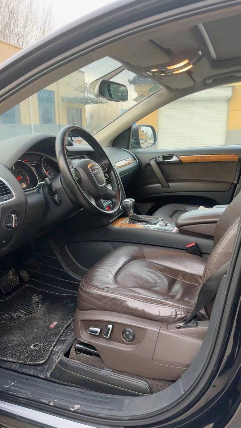 北京12年奥迪Q77