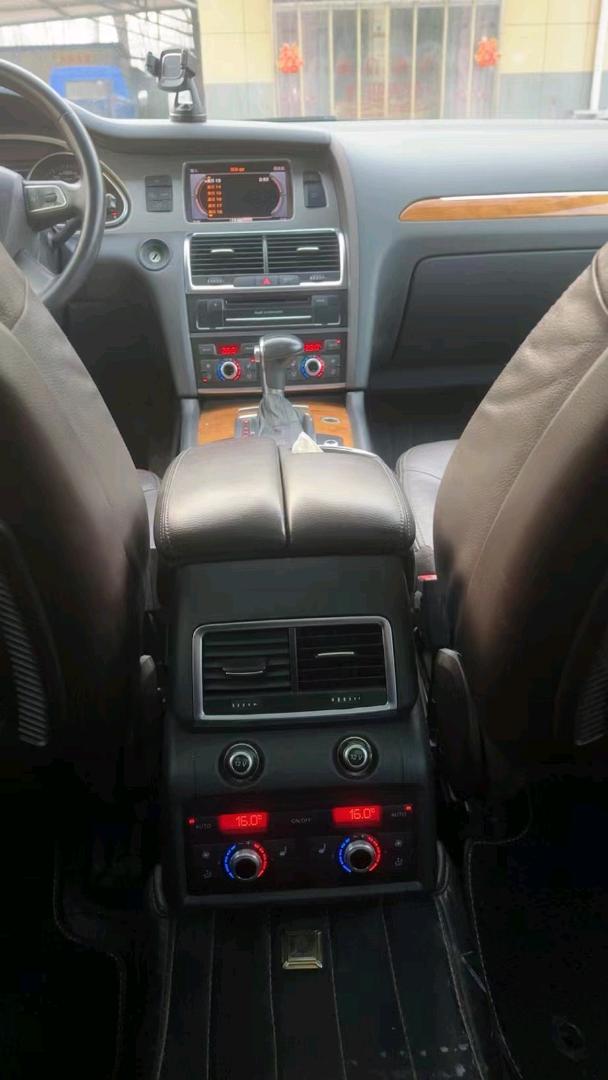 北京12年奥迪Q78