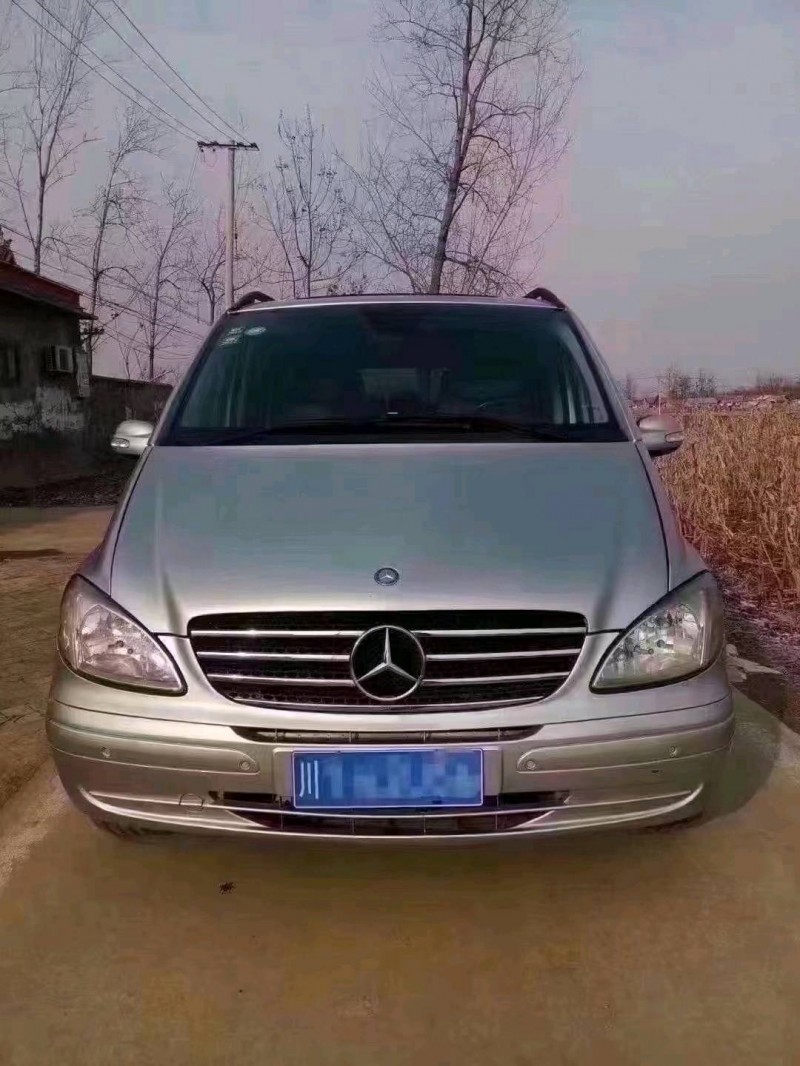 北京11年奔驰唯雅诺1