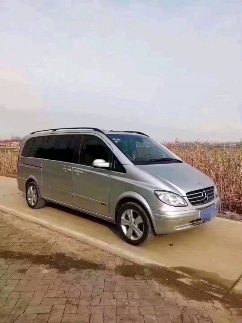 北京11年奔驰唯雅诺2