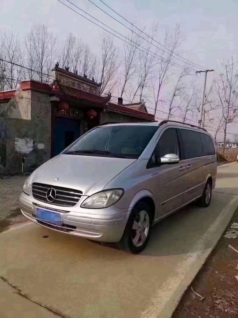 北京11年奔驰唯雅诺3