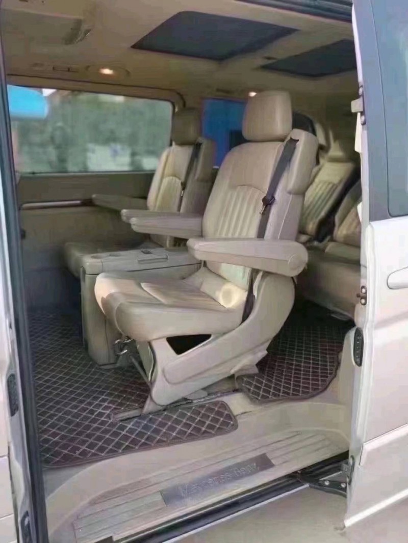 北京11年奔驰唯雅诺6