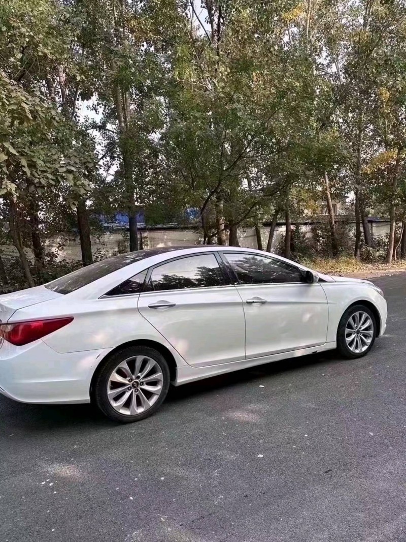 北京12年现代索纳塔八5