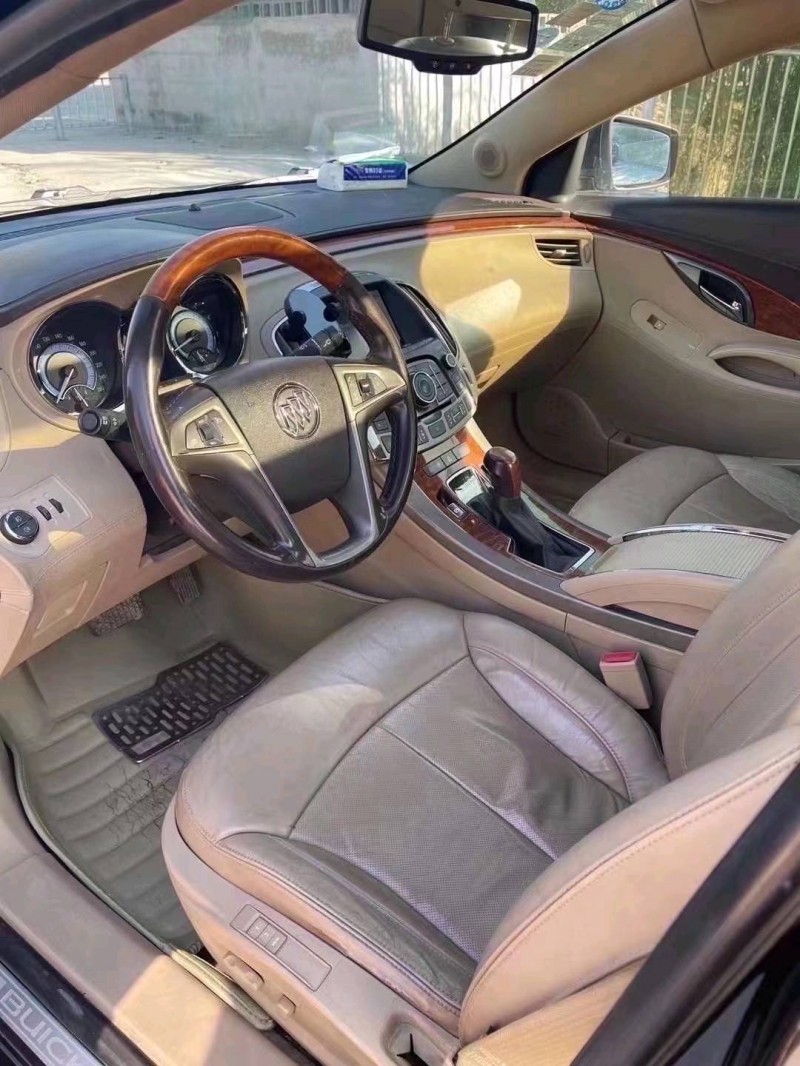 枣庄13年别克君越7