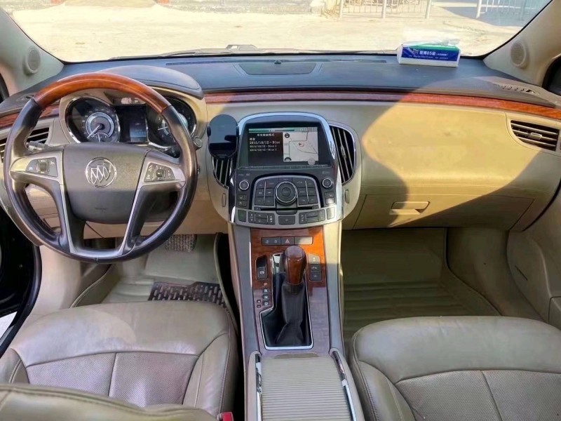 枣庄13年别克君越8