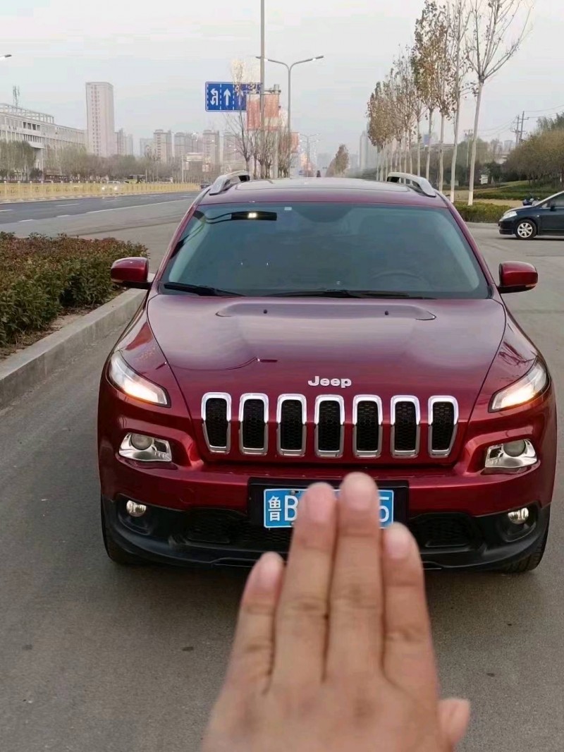 北京16年Jeep自由光1