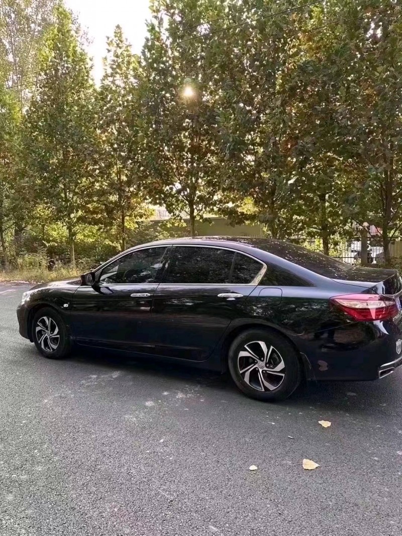 枣庄17年本田雅阁2