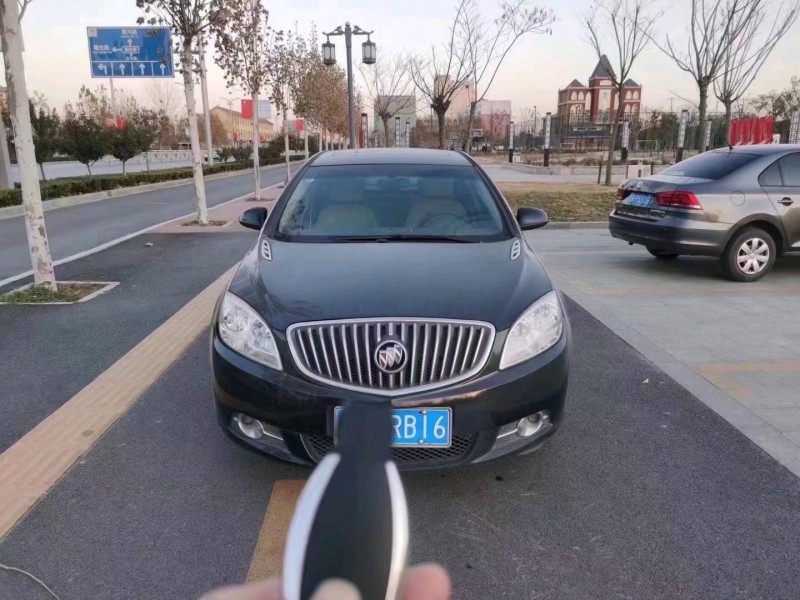 北京15年别克英朗GT1