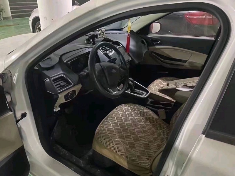 常州17年福特福睿斯5