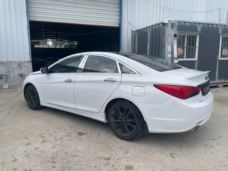 济宁14年现代索纳塔八7