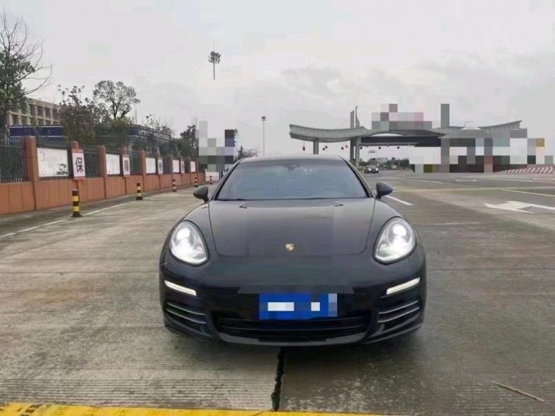 邯郸13年保时捷帕拉梅拉1