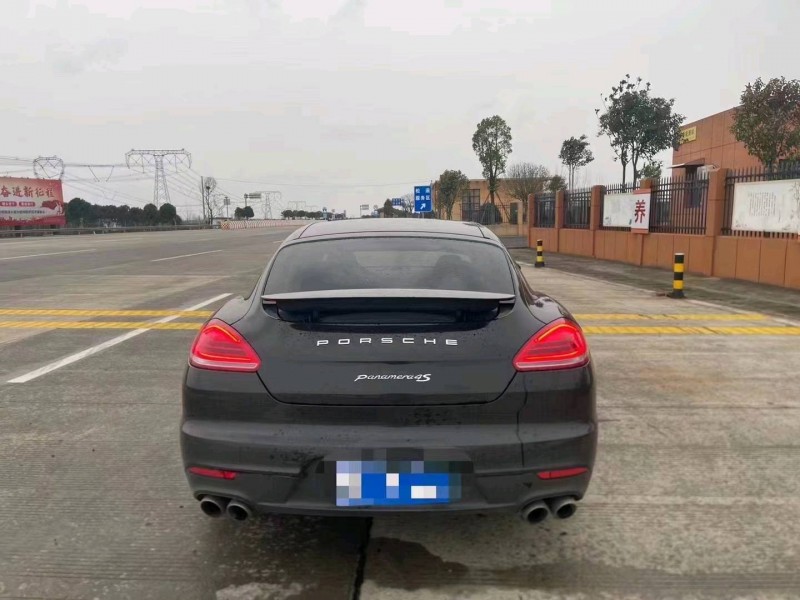 邯郸13年保时捷帕拉梅拉3