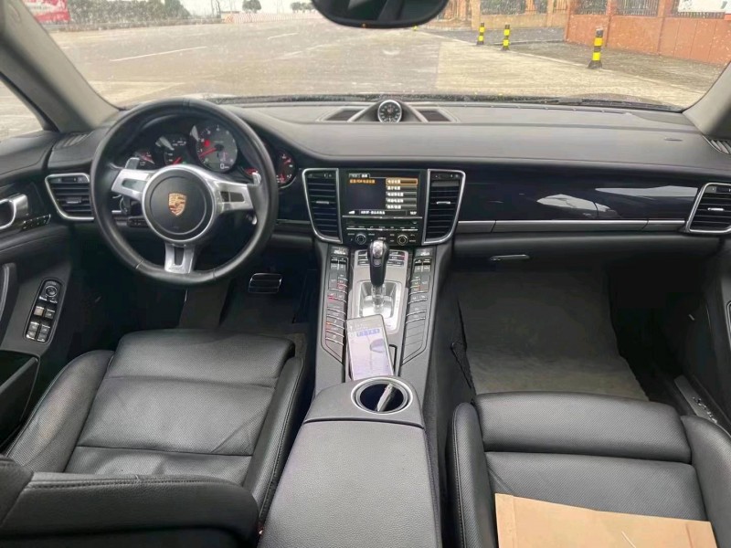 邯郸13年保时捷帕拉梅拉6