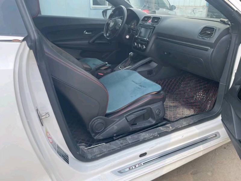 济宁14年大众尚酷6