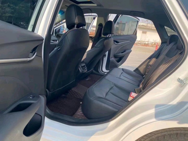 青岛22年别克英朗7